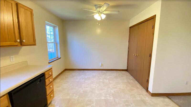 Building Photo - 525 Sir Benjamin Way