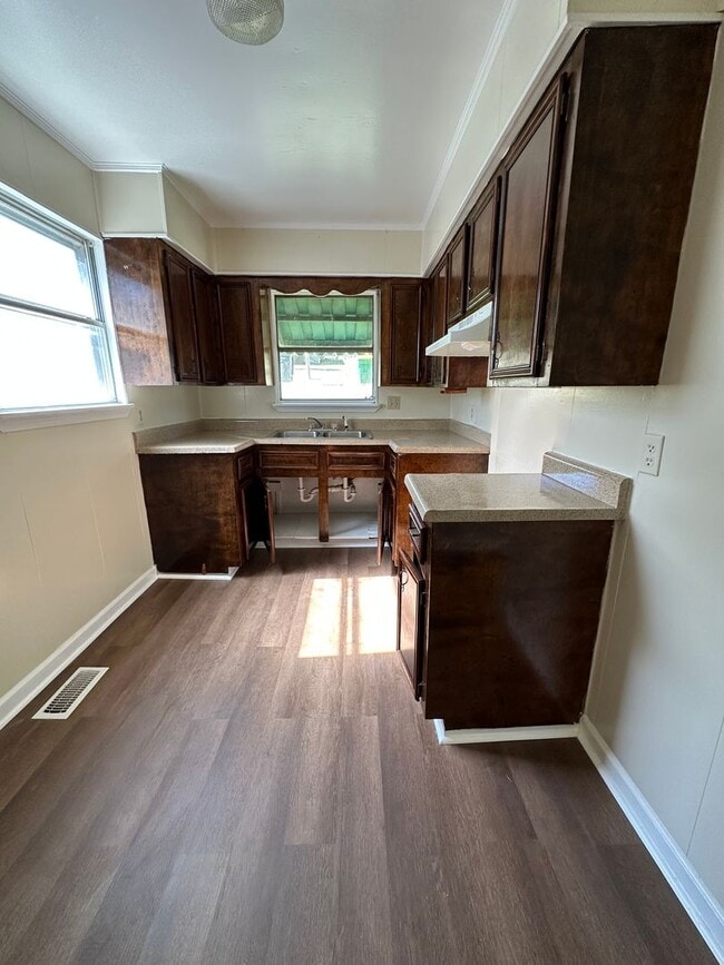 Building Photo - 3 Bedroom and 2 Bathroom home.