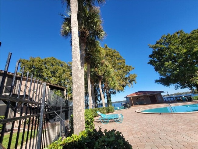 Building Photo - 1160 Calle Del Norte