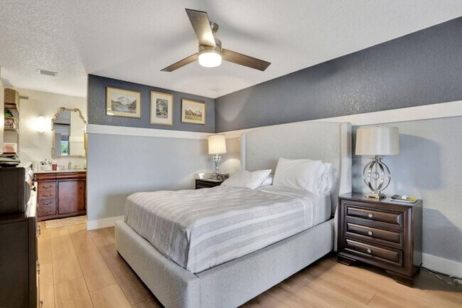 Building Photo - 2850 Carambola Cir S