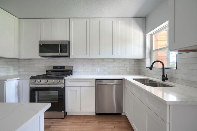 Building Photo - 2329 San Medina Ave