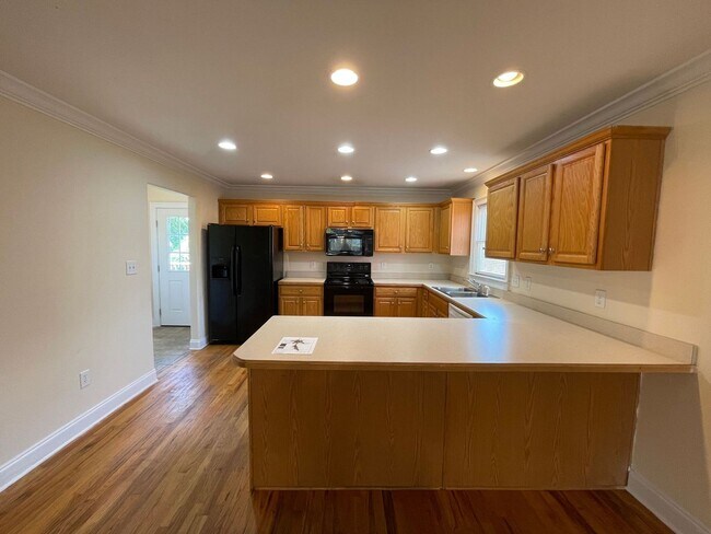 Building Photo - PRE-LEASING FOR AUGUST 2026!