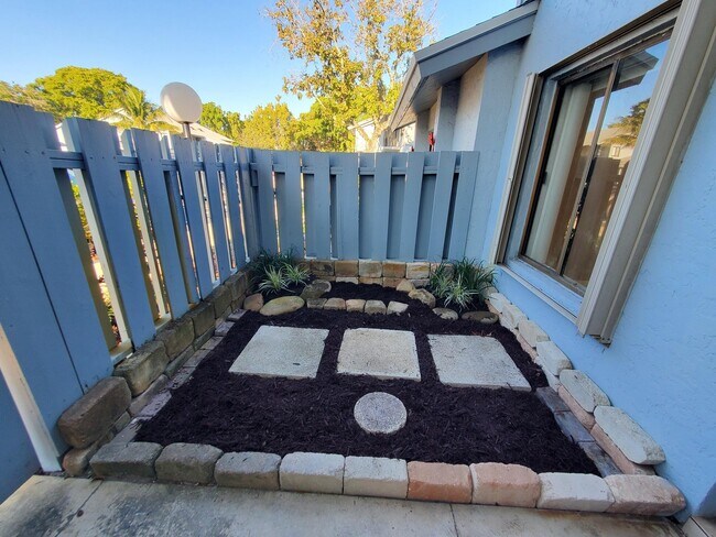 Building Photo - 2445 SW 22nd Ave