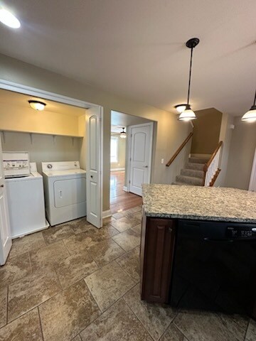 Building Photo - 160 Cortland Dr