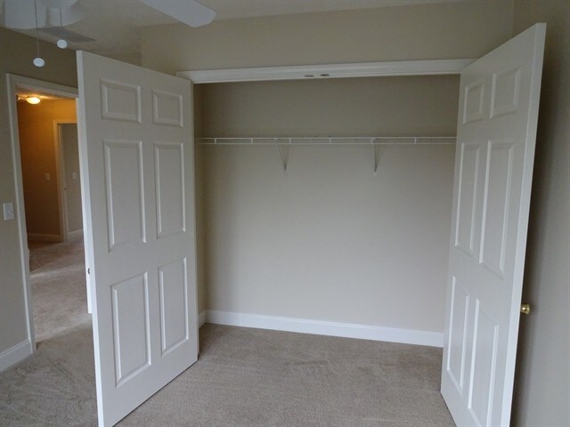 Building Photo - 1500 Holly Manor Dr