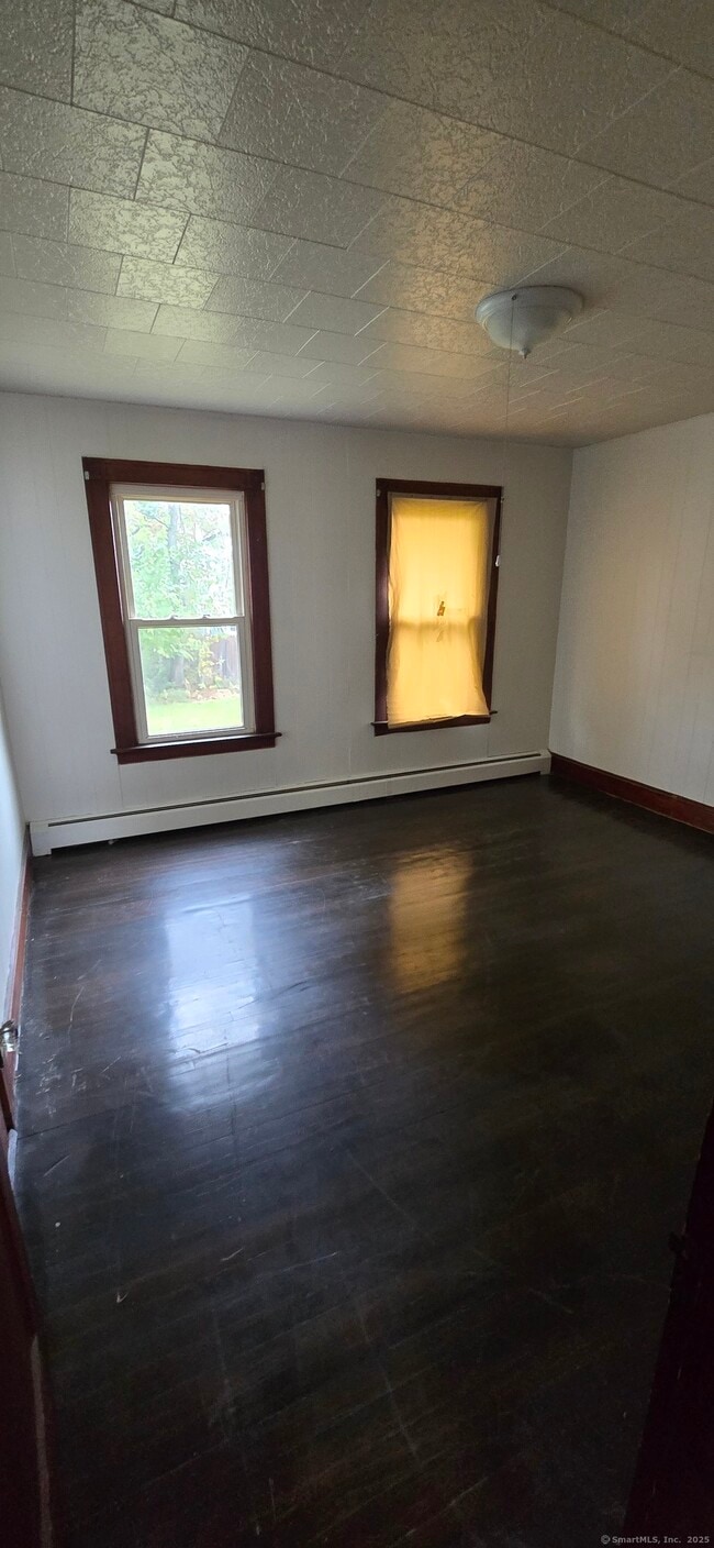 Building Photo - 140 Bradley Ave