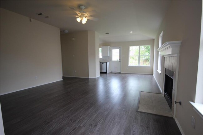 Building Photo - 14705 Rumfeldt St