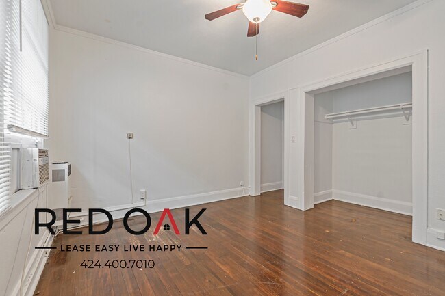 Building Photo - 1021 S Park View St