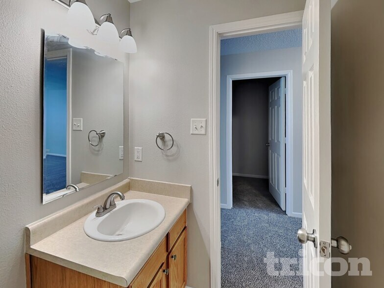Building Photo - 9315 W Rising Sun Dr