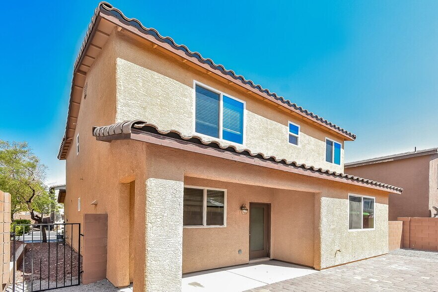 Building Photo - 9321 Golden Lad Ave