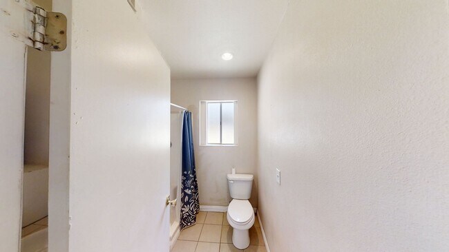 Building Photo - Large home in Yucaipa, Ca.
