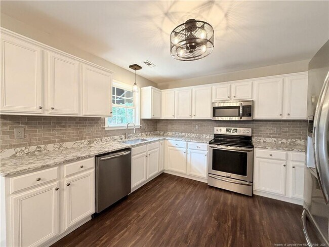 Building Photo - 3083 Carolina Way