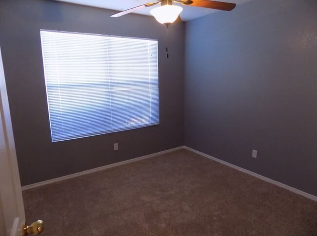 Building Photo - Beautiful 3 Bedroom 2 Bathroom Home Located in Ventana Ranch!!