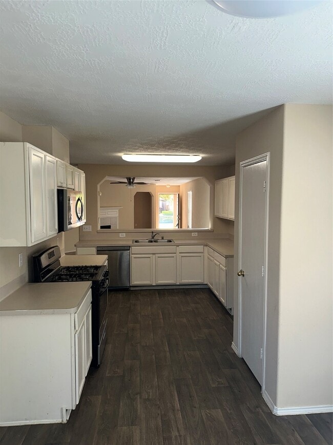 Building Photo - 16939 Suffolk Bridge Ln