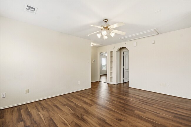 Building Photo - 14511 Long Meadow Dr