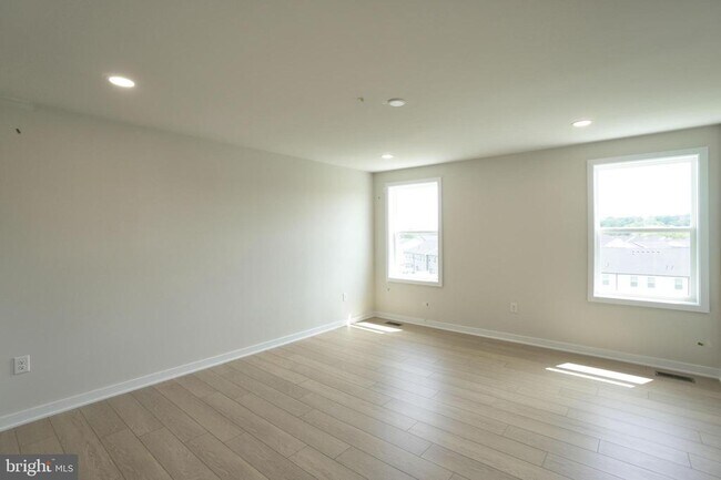 Building Photo - 332 Aspen Wy
