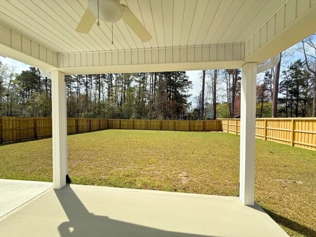 Building Photo - 4 bedroom, 3.5 bath Hampstead home in Sanc...