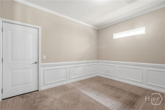 Building Photo - 380 Summer Hill Way