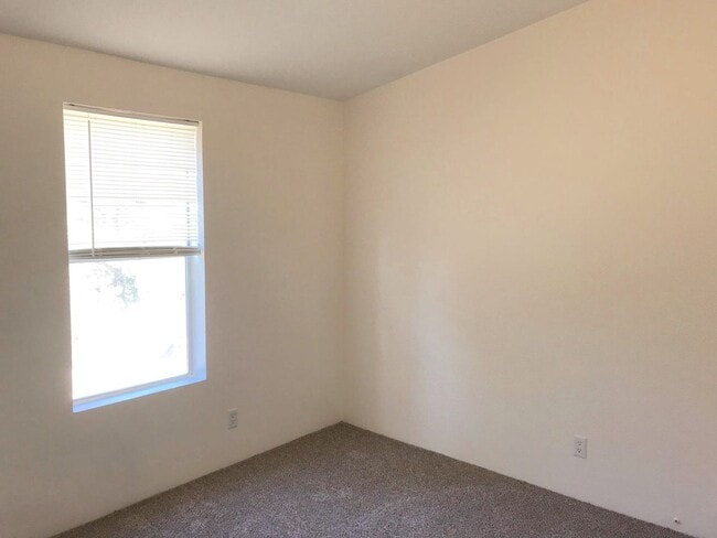 Building Photo - Mountain Living. 3 bedroom 2 bath home in Pecos, NM.