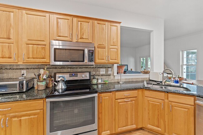 Building Photo - Amazing home in sought-after Winding River Plantation