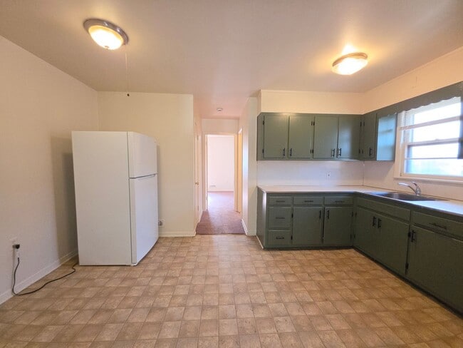 Building Photo - 212Bathgate