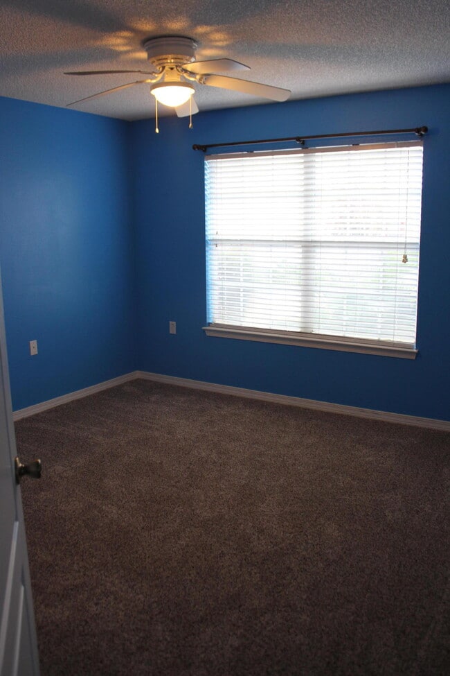 Building Photo - 6476 Sailport Cove
