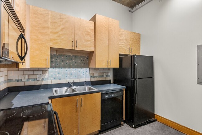 Building Photo - 1601 Washington Ave
