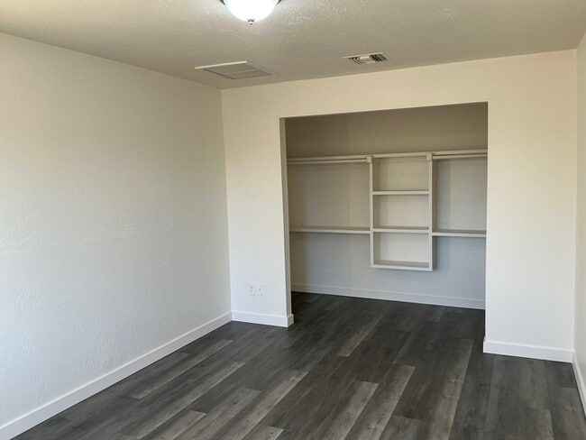 Building Photo - 2935 W Garfield St