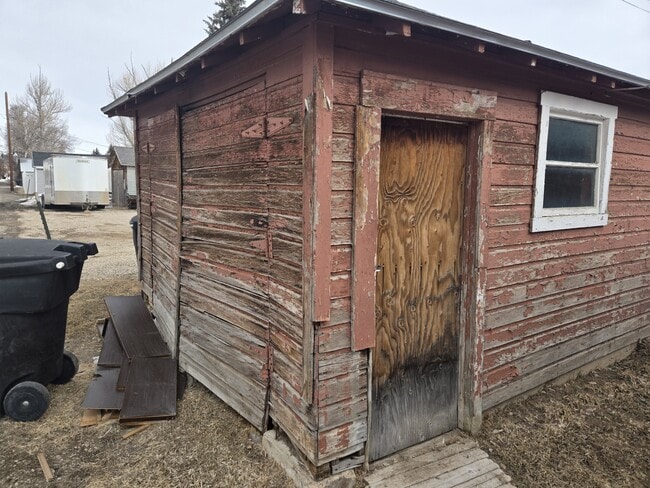 Building Photo - 411 Opal St