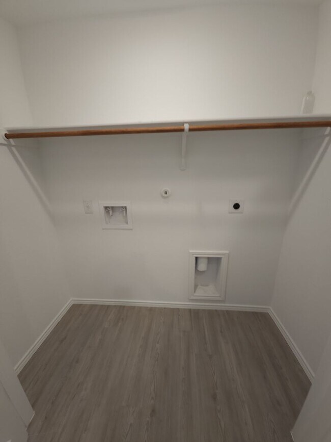 Building Photo - Mission Del Lago- South of San Antonio, Tx