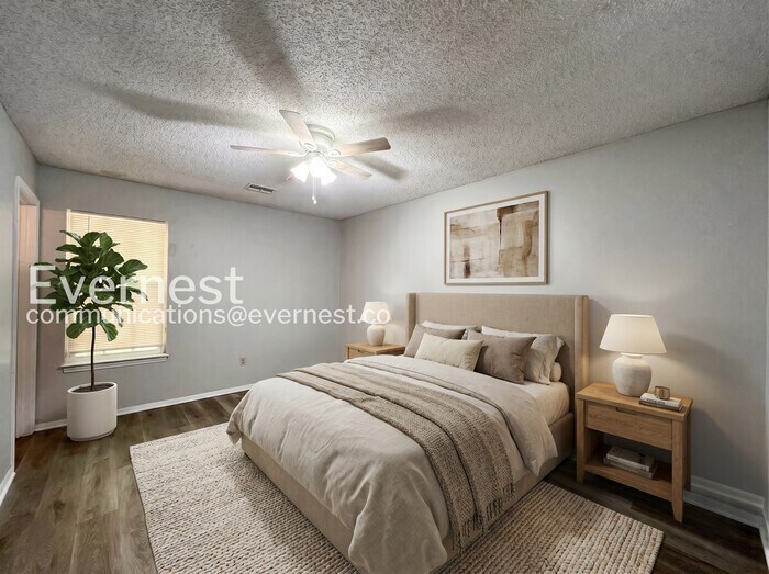 Building Photo - 5565 Chapel Hill Dr