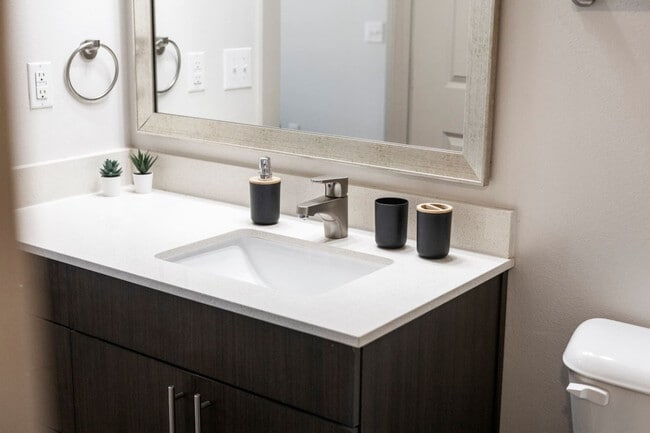 Building Photo - 10550 N Central Expy