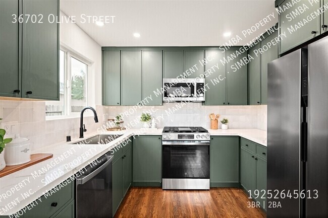 Building Photo - 36702 Olive St