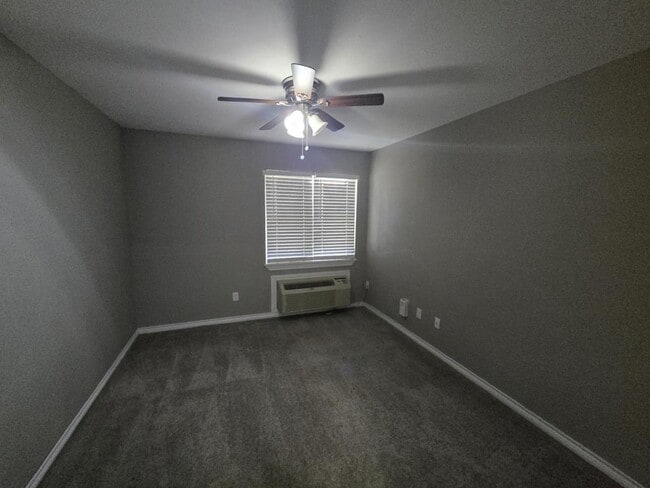 Building Photo - 1334 Coffee St