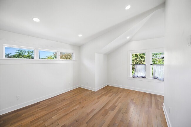 Building Photo - 1129 Euclid St