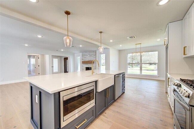 Building Photo - 1810 Eagle Falls Ct