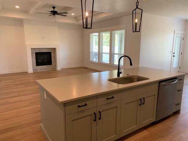 Building Photo - Newer Star Single Family Home!!!