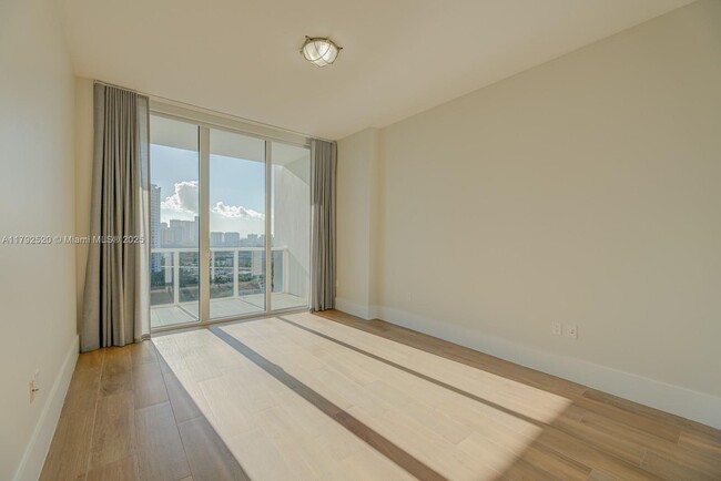 Building Photo - 4100 Island Blvd