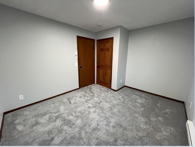 Building Photo - 2 S Wickham Ct