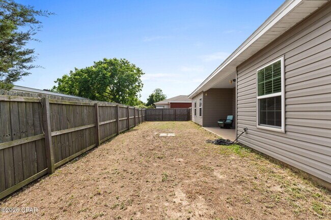 Building Photo - 5206 Robins Ct