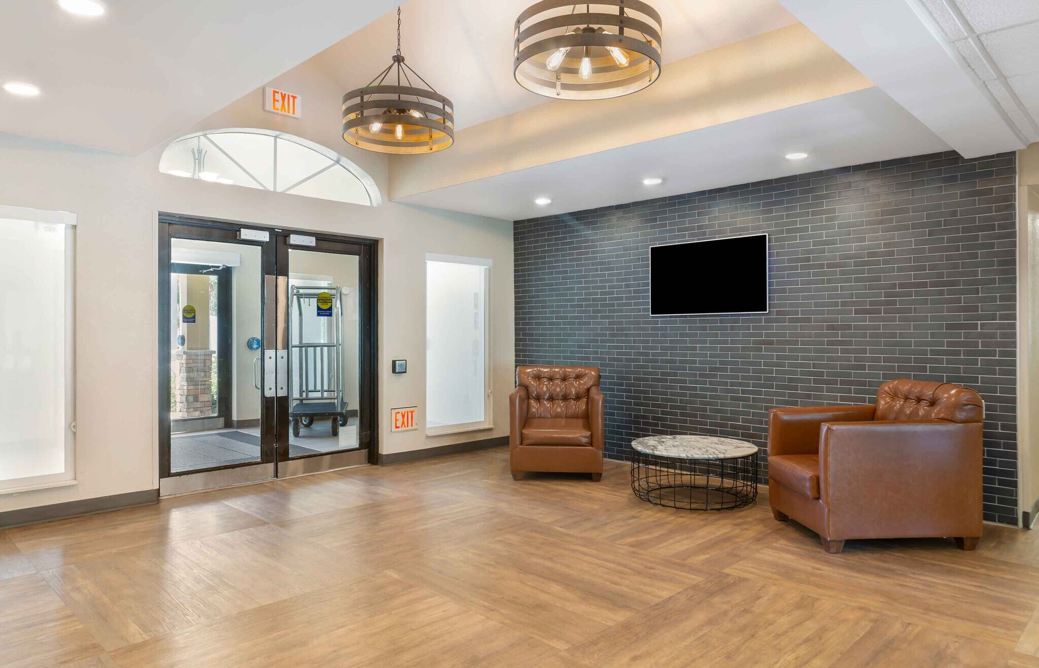 Building Photo - Furnished Studio-Miami - Airport - Miami S...