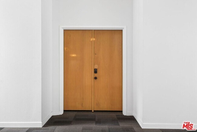 Building Photo - 12030 Valleyheart Dr