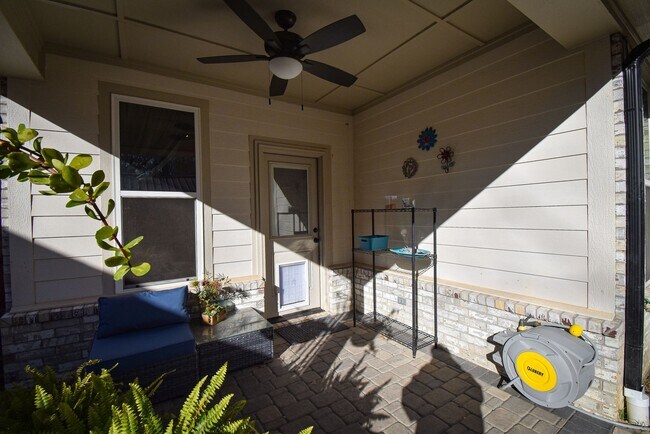 Building Photo - Available! Gorgeous 3 Bedroom 2 Bath in Tyler!
