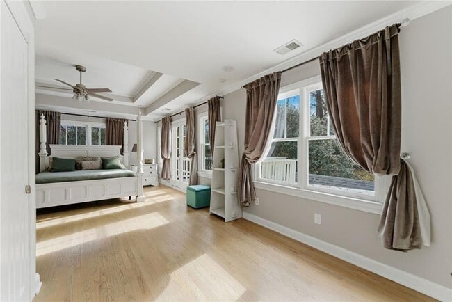 Building Photo - 302 Hascall Rd NW