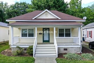 Building Photo - 2210 W Knox St