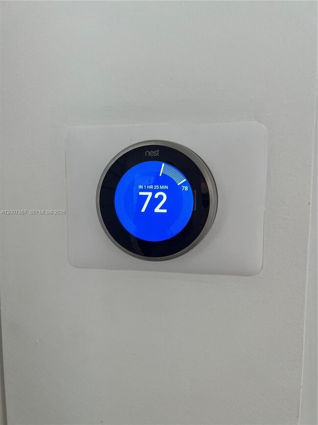 Building Photo - 2475 Brickell Ave