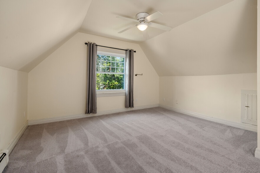 Building Photo - 177 Main St