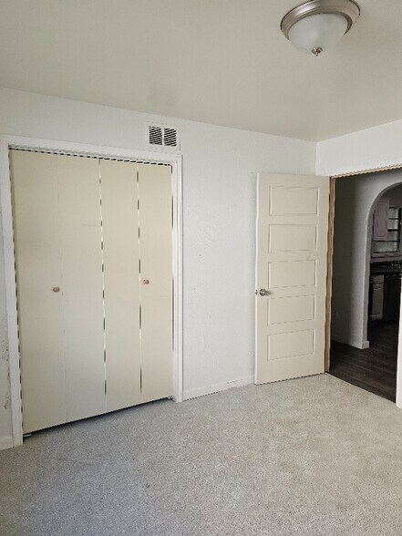 Building Photo - 548 Highfall Dr