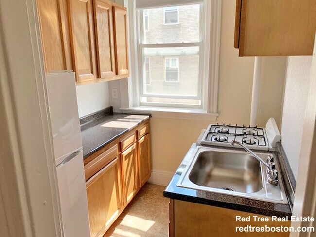 Building Photo - 1191 Boylston St