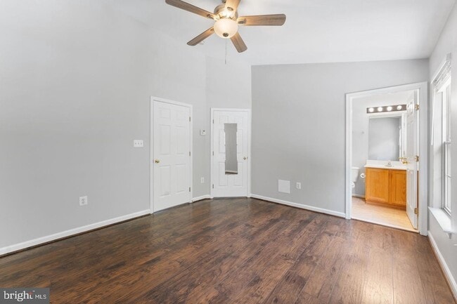 Building Photo - 4004 Meadow Trail Ln